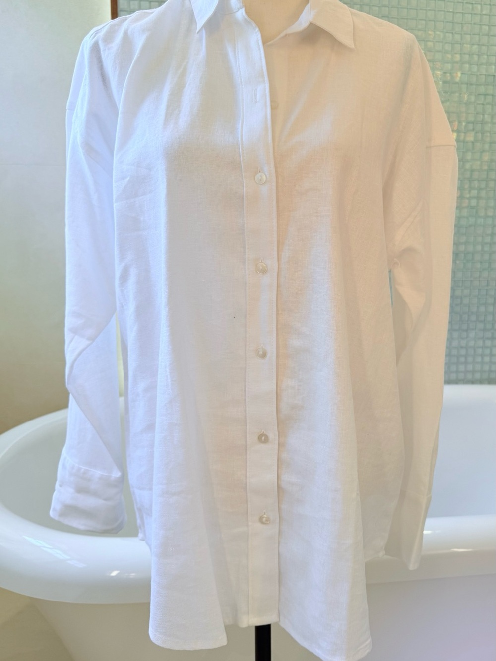 Abercrombie & Fitch White Button-Up Blouse  oversize  medium